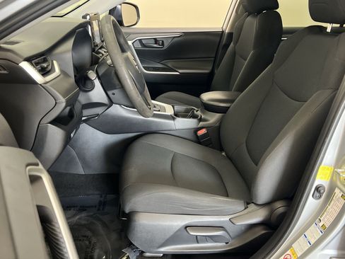 Used 2019 Toyota RAV4 LE w/ All Weather Liner Package AWD/4WD image 12
