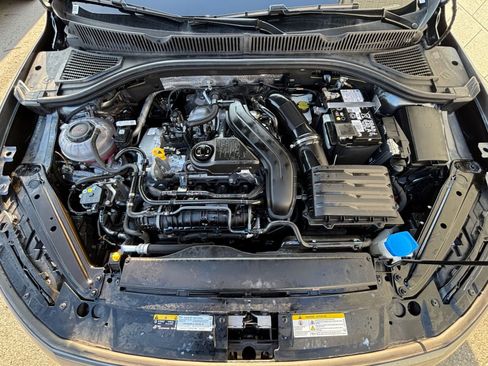 Used 2025 Volkswagen Jetta SE image 37