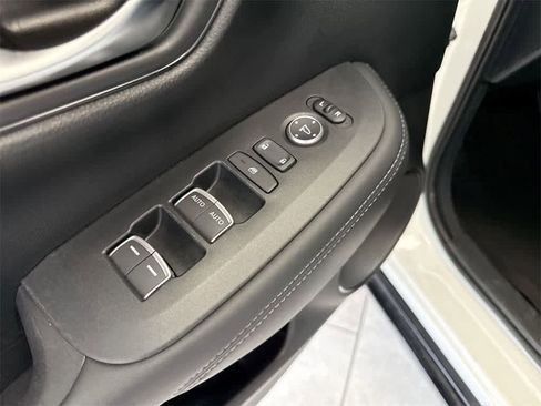 Certified 2024 Honda HR-V EX-L image 17