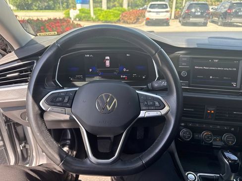 Used 2023 Volkswagen Jetta SE FWD image 23