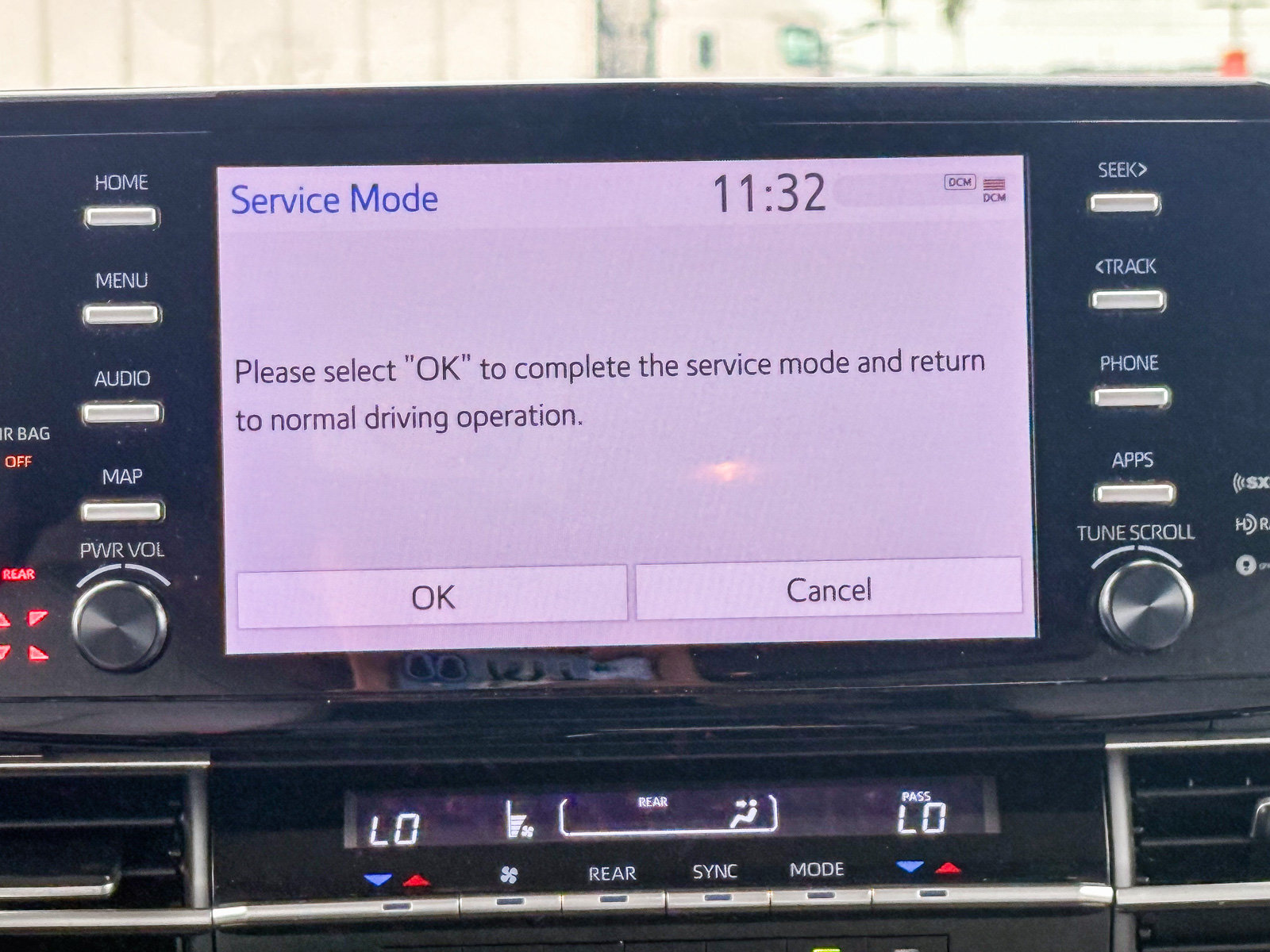 Used 2024 Toyota Sienna LE FWD image 14