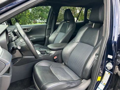 Used 2020 Toyota RAV4 XSE w/ XSE Grade Weather Package AWD/4WD image 19