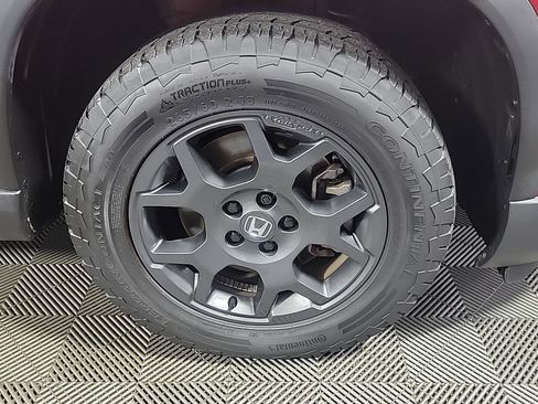 Certified 2023 Honda Pilot TrailSport image 3