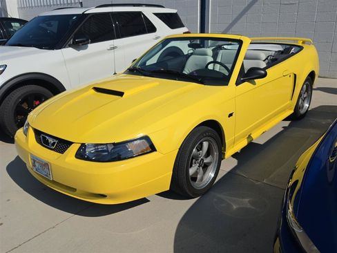 Used 2001 Ford Mustang GT Premium RWD image 34