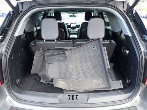 Used 2023 Ford Explorer XLT w/ Equipment Group 202A image 9