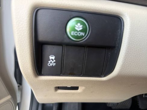 Used 2017 Honda Accord EX image 17