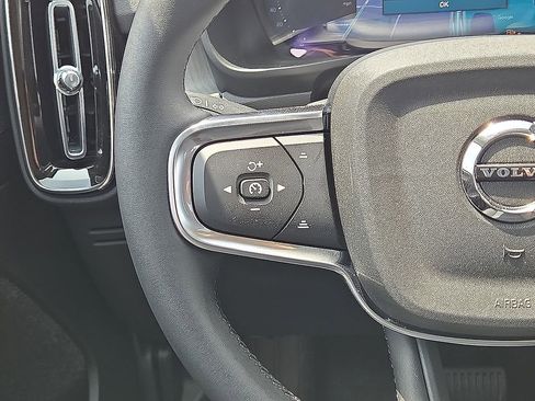 New 2026 Volvo XC40 B4 Core FWD image 19