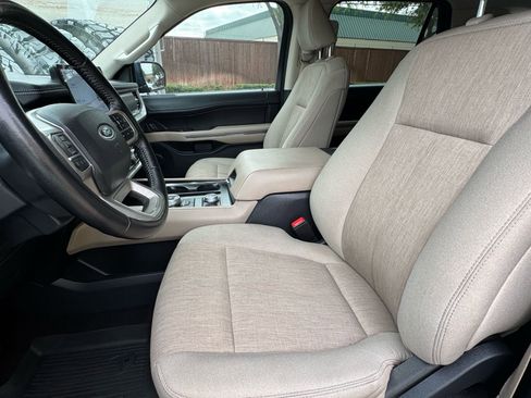 Used 2022 Ford Expedition Max XLT image 22