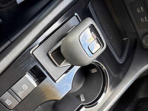 Used 2025 Nissan Rogue SV image 17