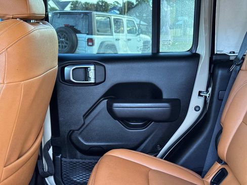 Certified 2022 Jeep Gladiator Sport image 15