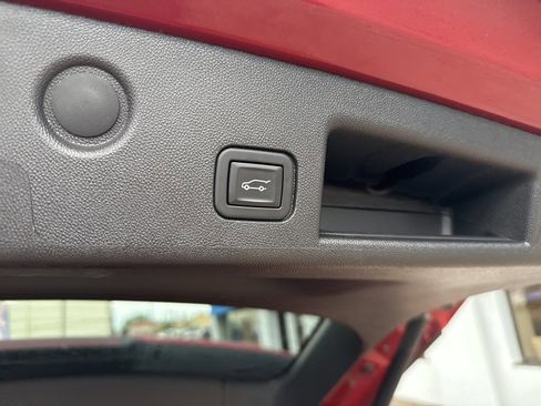 Used 2024 Chevrolet Equinox LT image 31