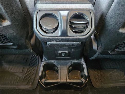 Used 2019 Jeep Wrangler Rubicon w/ LED Lighting Group image 17