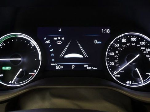 Used 2024 Toyota Sienna Platinum image 15