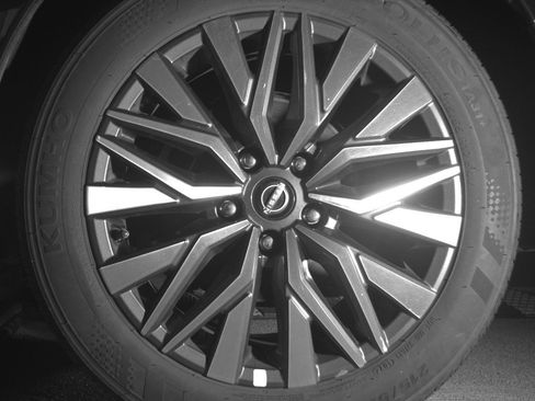 Used 2025 Nissan Altima 2.5 SV image 14