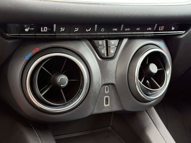 Used 2021 Chevrolet Blazer LT AWD/4WD image 29