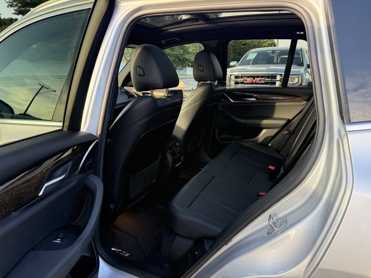 Used 2019 BMW X3 xDrive30i w/ Driving Assistance Package AWD/4WD image 14