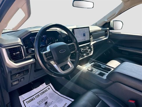 Used 2024 Ford Expedition Max XLT image 10