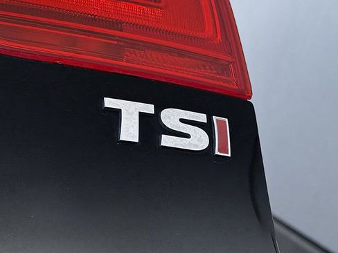 Used 2017 Volkswagen Tiguan Limited w/ Premium Package FWD image 28