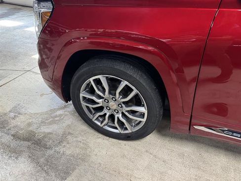Certified 2023 GMC Terrain Denali w/ Denali Premium Package AWD/4WD image 9