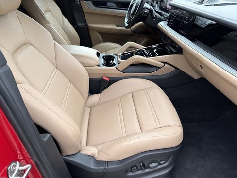 Used 2024 Porsche Cayenne Coupe image 14