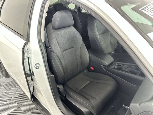 Used 2025 Honda Accord SE image 27