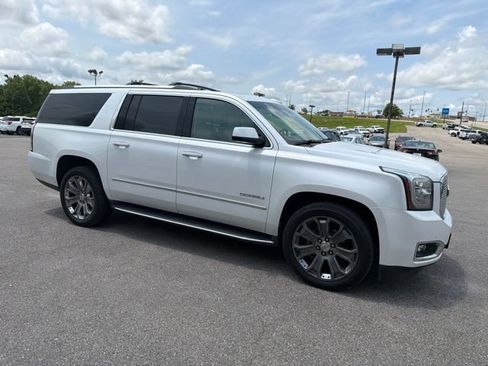 Used 2016 GMC Yukon XL Denali w/ Open Road Package AWD/4WD image 11