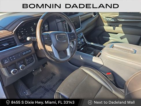 Used 2022 GMC Yukon XL Denali w/ Denali Premium Package image 21