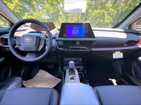 New 2025 Toyota Prius Plug-In Hybrid image 5
