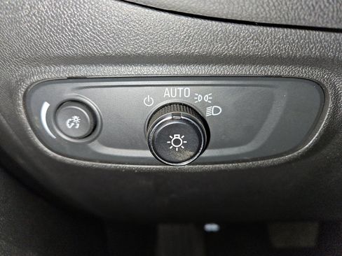 Used 2023 Chevrolet Equinox LT image 15