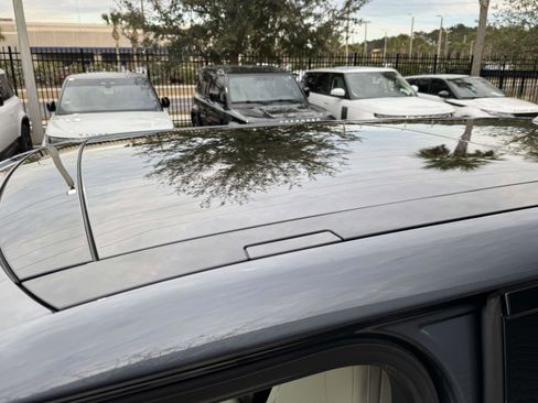 Certified 2025 Land Rover Range Rover SE image 34