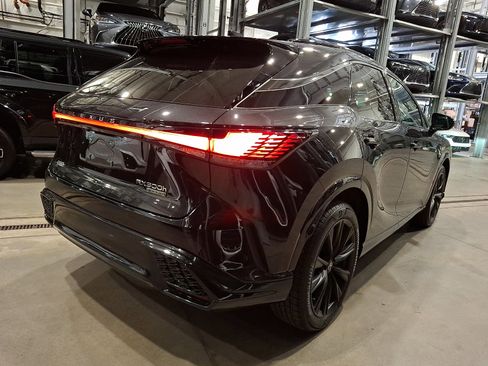 Used 2024 Lexus RX 500h F Sport w/ Convenience Package image 4