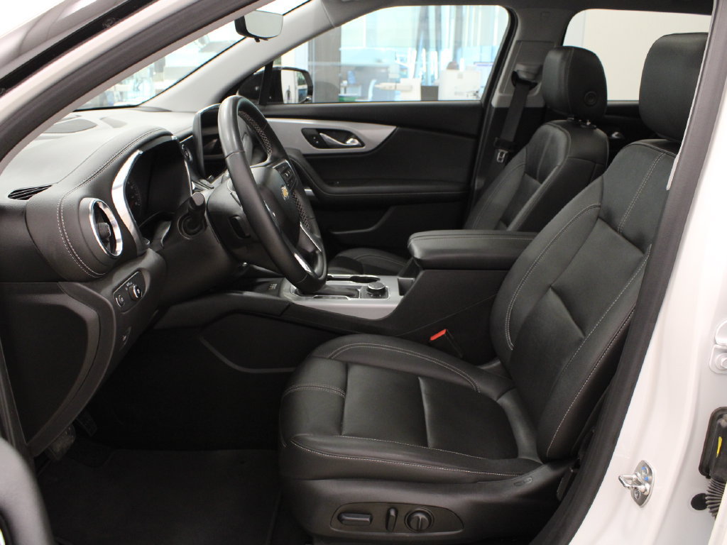 Used 2024 Chevrolet Blazer LT w/ Sound & Technology Package FWD image 14