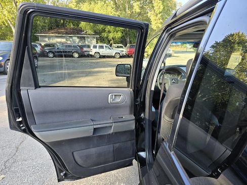 Used 2004 Mitsubishi Endeavor XLS image 13