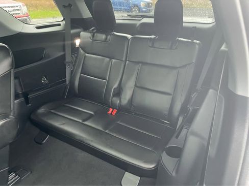 Used 2023 Ford Explorer XLT w/ Equipment Group 202A AWD/4WD image 34