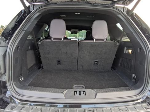 Certified 2026 Ford Explorer Platinum RWD image 13