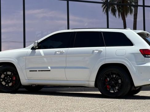Used 2019 Jeep Grand Cherokee SRT image 6