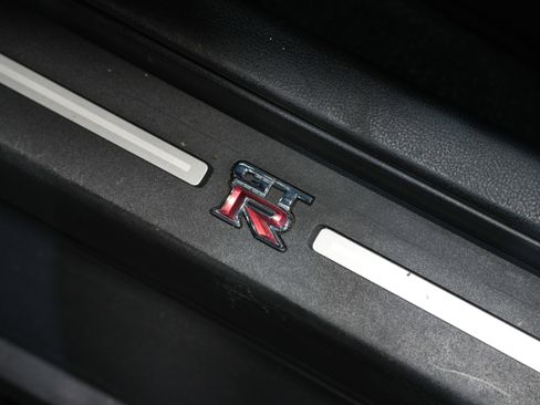 Used 2015 Nissan GT-R Premium image 27