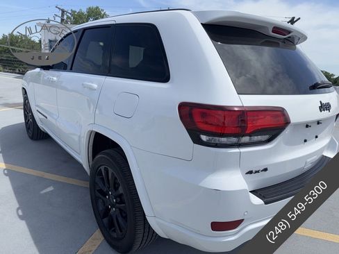 Used 2020 Jeep Grand Cherokee Altitude AWD/4WD image 6