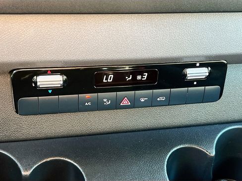 Used 2025 Mercedes-Benz Sprinter 2500 image 25