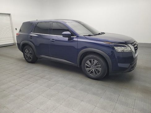 Used 2022 Nissan Pathfinder S image 11