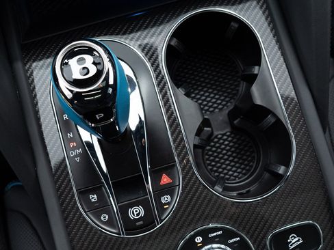 Certified 2025 Bentley Bentayga image 37