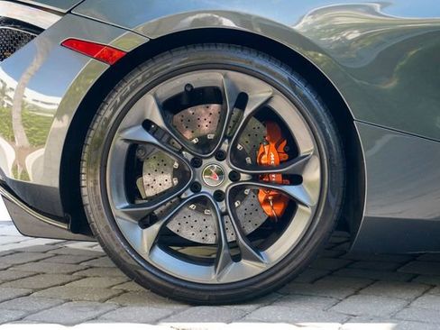 Used 2018 McLaren 720S Performance image 32
