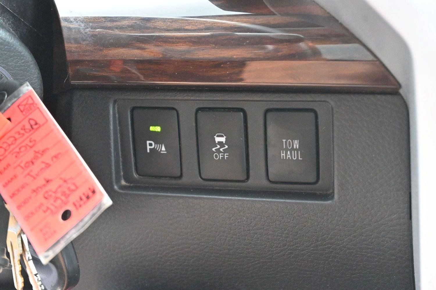 Used 2015 Toyota Tundra Limited w/ Limited Premium Package AWD/4WD image 27