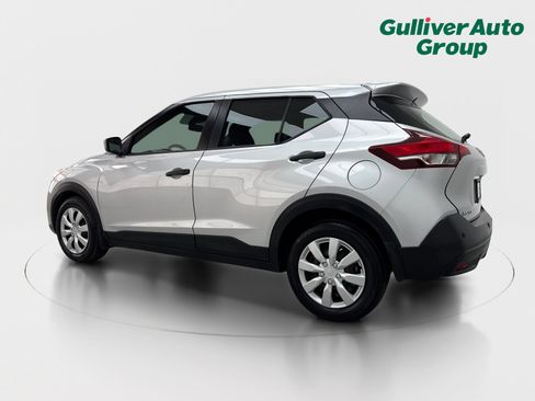 Used 2020 Nissan Kicks S FWD image 4