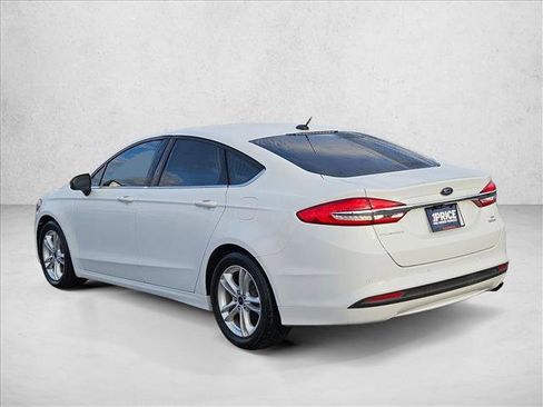 Used 2018 Ford Fusion SE w/ Fusion SE Technology Package image 8