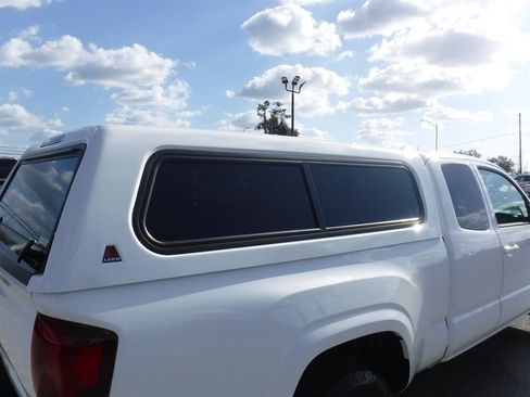 Used 2019 Toyota Tacoma 2WD Access Cab image 5