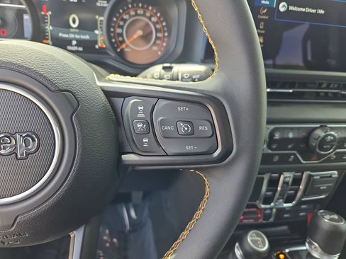 Used 2024 Jeep Wrangler Unlimited Sport AWD/4WD image 20