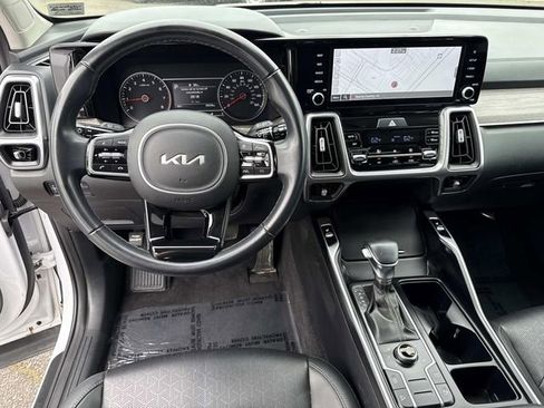Used 2023 Kia Sorento S w/ Panoramic Sunroof Package AWD/4WD image 18