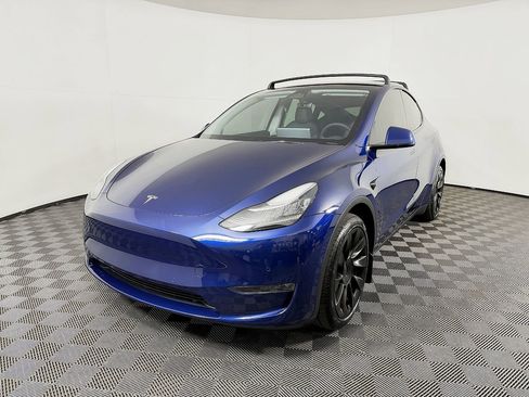 Used 2022 Tesla Model Y Long Range image 3