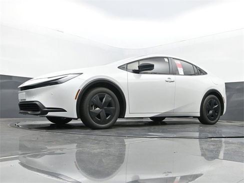 New 2026 Toyota Prius LE image 25